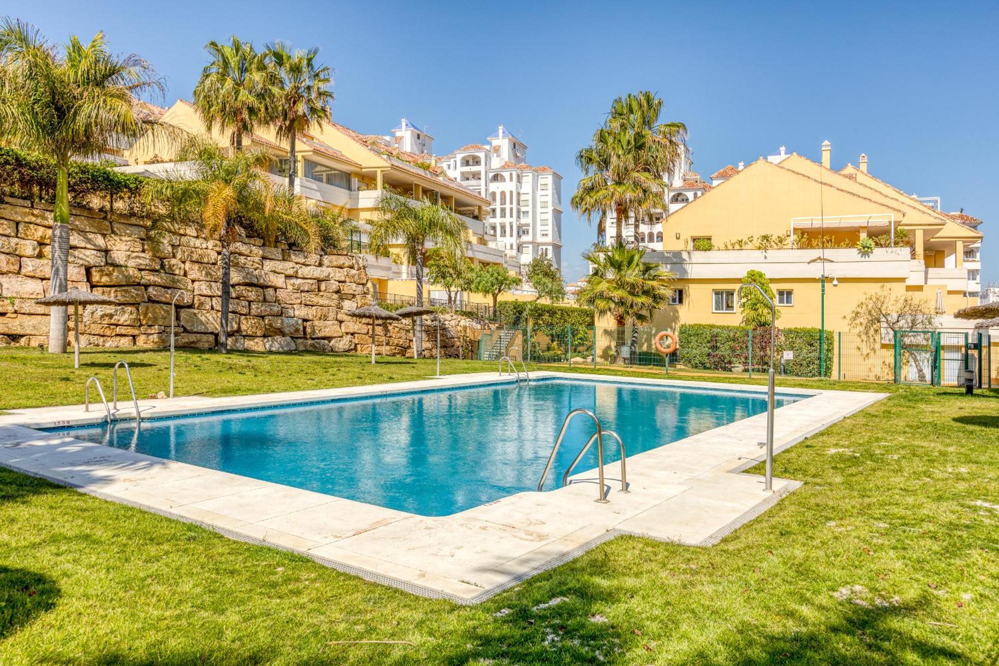 Hanami Puerto Alto Pa 3-1 Estepona Eksteriør bilde